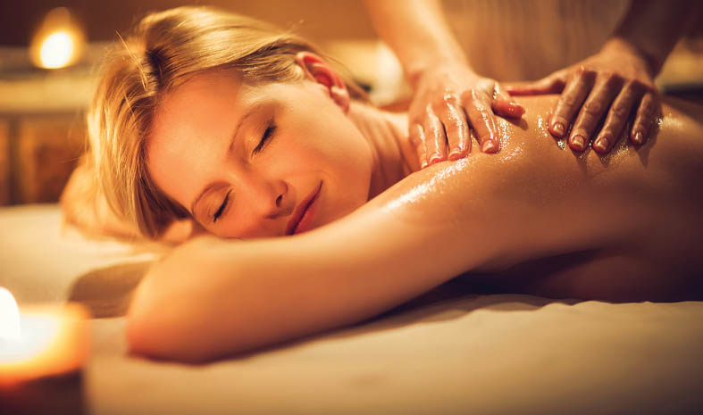 Aromaterapinis masažas su cinamono eteriniu aliejumi (60 min.) bei dovana (veido masažas) grožio salone Kaune!